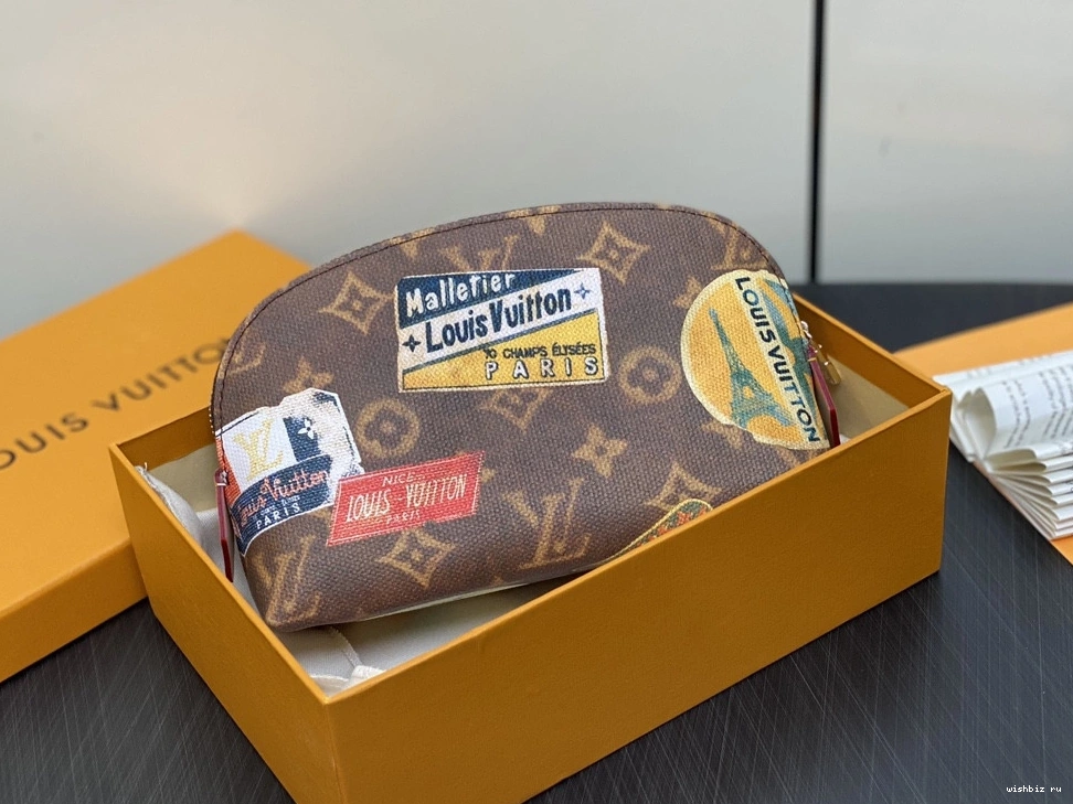 WIS COSMETIC POUCH Louis Vuitton 1113